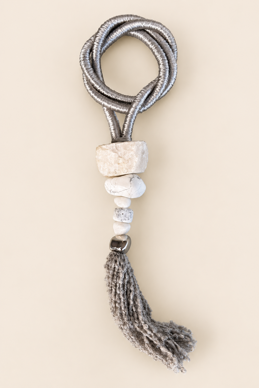 Contínuo — escultura contemporânea ÂNIMA BRUTA em quartzo branco natural, 78 cm